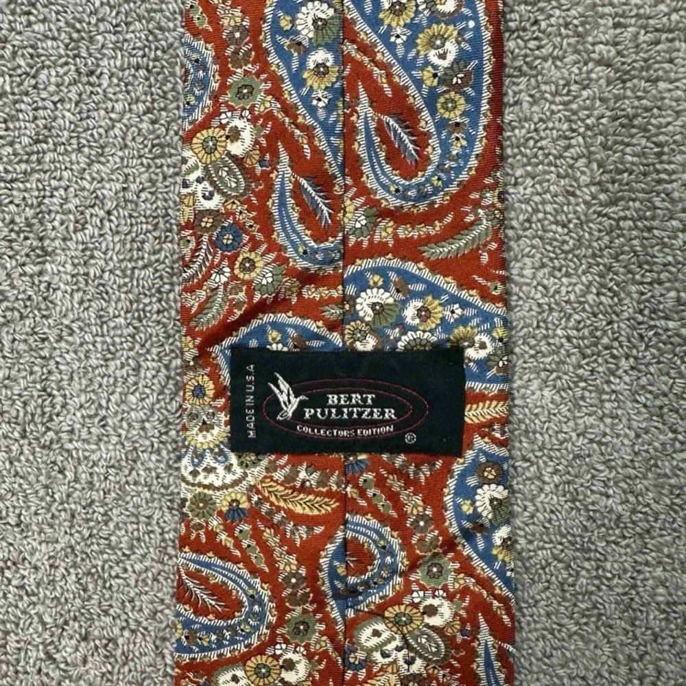 Bert Pulitzer Collectors Edition Ancient Madder Silk Paisley Tie Red Blue USA